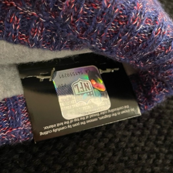 New York Giants Knit Hat with Pom - Picture 3 of 3